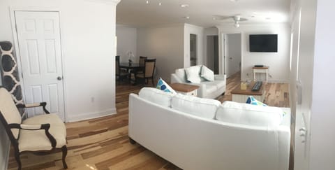 Traditional House, 3 Bedrooms | Living area | Flat-screen TV