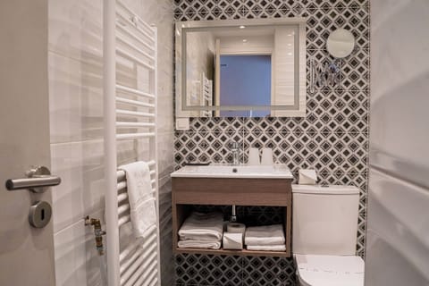 Chambre Supérieure Twin - Lits jumeaux | 15 bedrooms, Select Comfort beds, minibar, individually furnished