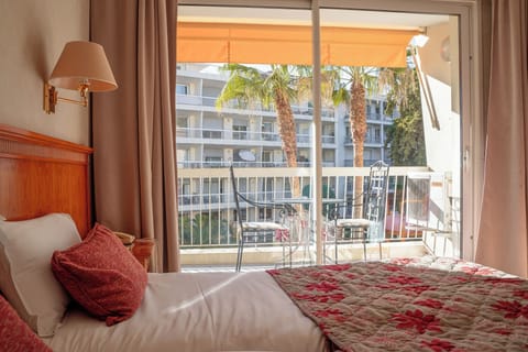 Chambre Supérieure Double ou Twin avec balcon | 15 bedrooms, Select Comfort beds, minibar, individually furnished