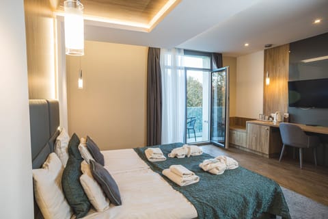 Standard Double Room | Premium bedding, in-room safe, desk, soundproofing
