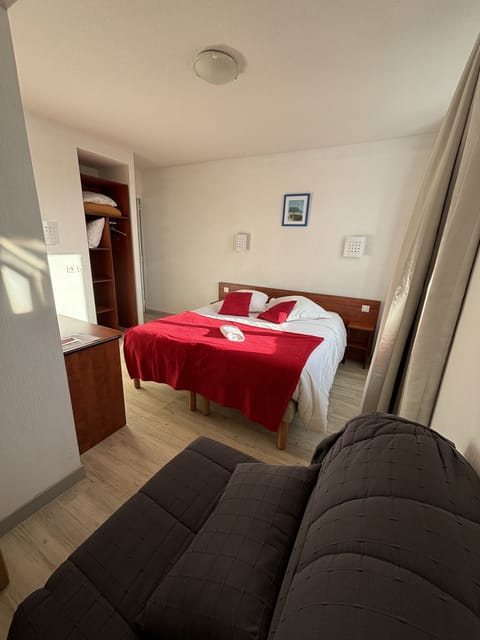 Superior Double Room | Individually decorated, individually furnished, desk, blackout drapes