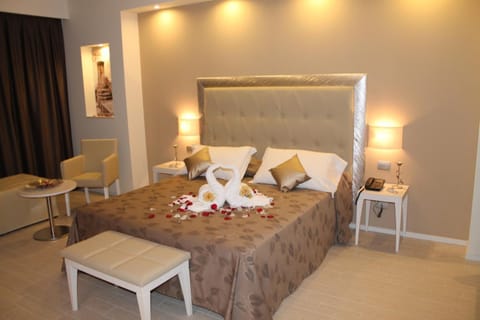 Minibar, in-room safe, desk, blackout drapes