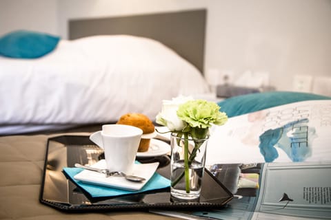 Twin Room | Individually decorated, individually furnished, desk, laptop workspace