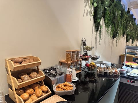 Daily buffet breakfast for a fee