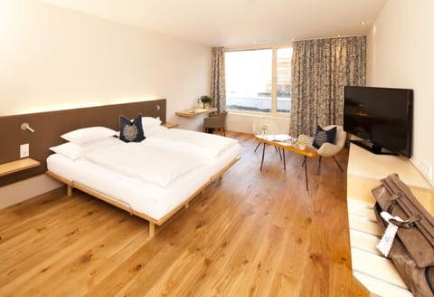 Premium Double or Twin Room | Premium bedding, in-room safe, desk, free WiFi