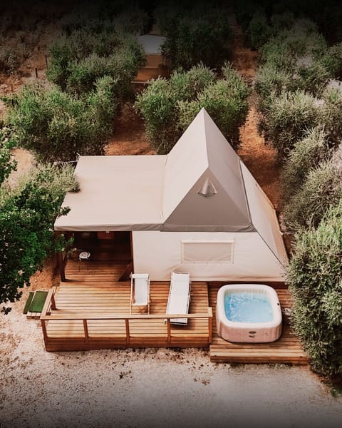 Glamping Eco-suite con colazione e vasca idromassaggio esclusiva | 1 bedroom, premium bedding, individually furnished, iron/ironing board