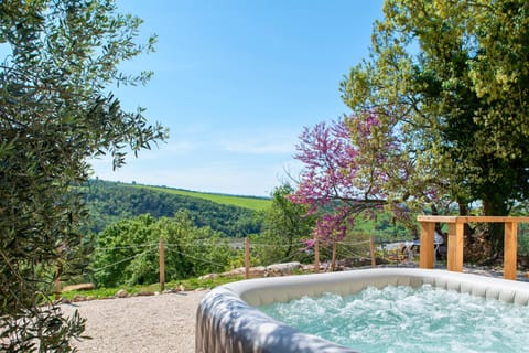 Glamping Eco-suite con colazione e vasca idromassaggio esclusiva | Private spa tub