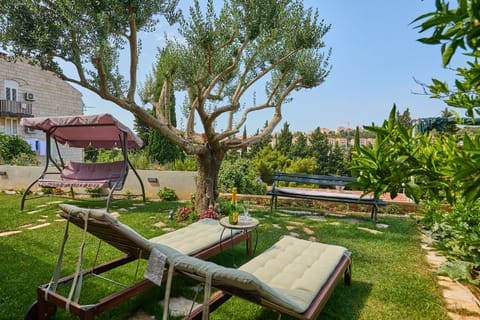 Comfort 1 bedroom apartment | Terrace/patio