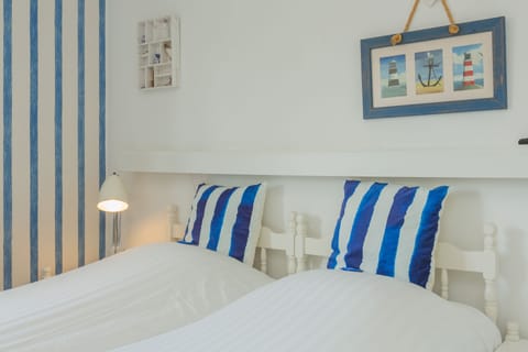 Double Room | In-room safe, cribs/infant beds, free WiFi, bed sheets