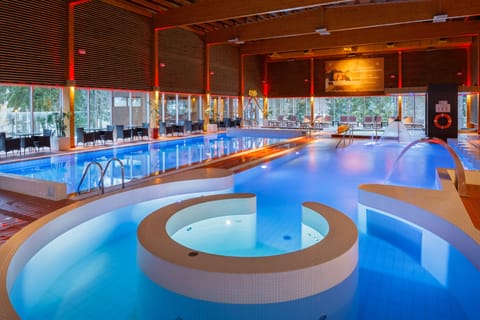 2 indoor pools, outdoor pool
