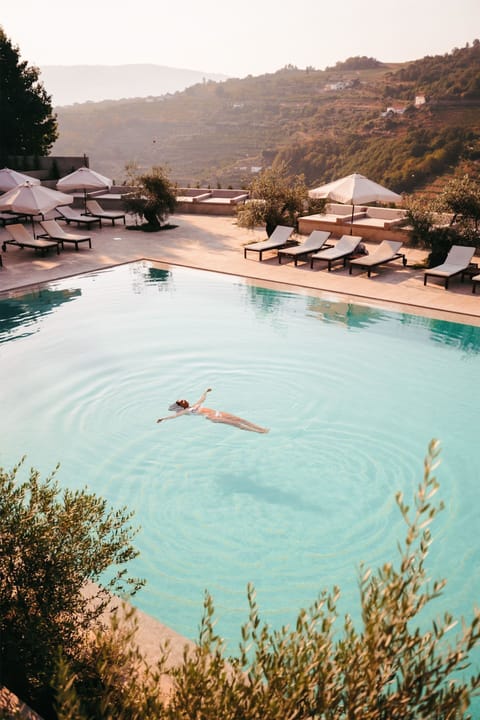 Indoor pool, seasonal outdoor pool, sun loungers