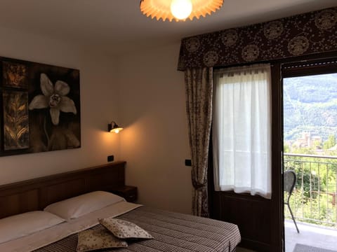 Memory foam beds, minibar, in-room safe, desk