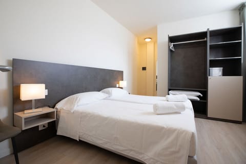 Double or Twin Room | Desk, free WiFi, bed sheets, wheelchair access