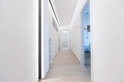 1 bedroom, premium bedding, desk, laptop workspace