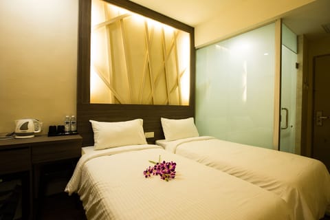 Basic Twin Room, 2 Twin Beds | In-room safe, desk, iron/ironing board, free WiFi