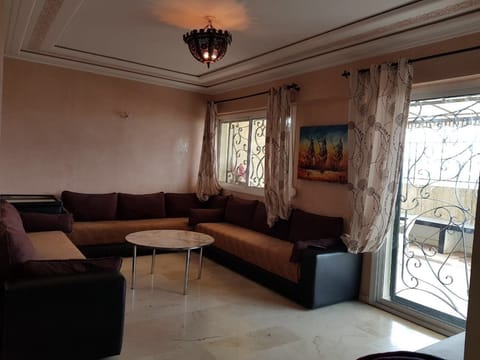 Apartment, 2 Bedrooms | Living room | Flat-screen TV