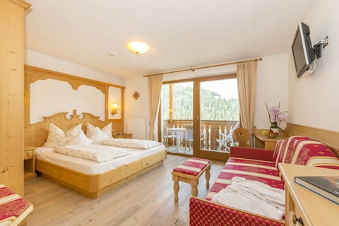 Superior Double Room | Hypo-allergenic bedding, down comforters, in-room safe