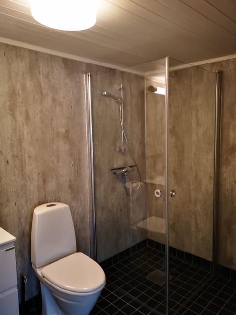 Superior Double Room, City View | Bathroom | Shower, free toiletries, hair dryer, towels