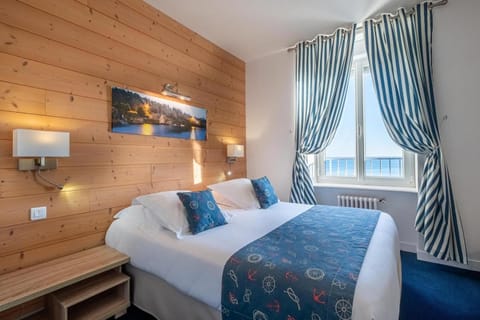 Hypo-allergenic bedding, desk, blackout drapes, soundproofing