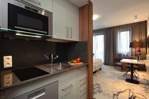 Superior Double Room, 1 King Bed | Premium bedding, minibar, in-room safe, desk