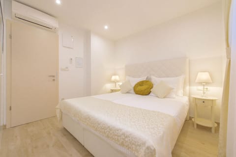 Apartment, 2 Twin Beds | Desk, free WiFi