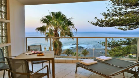 Suite, 2 Bedrooms | Premium bedding, down comforters, in-room safe, desk