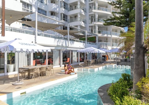 2 outdoor pools, pool umbrellas, sun loungers
