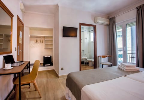 Double or Twin Room | Premium bedding, desk, iron/ironing board, free WiFi
