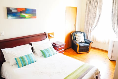 Family Suite | Premium bedding, minibar, desk, iron/ironing board