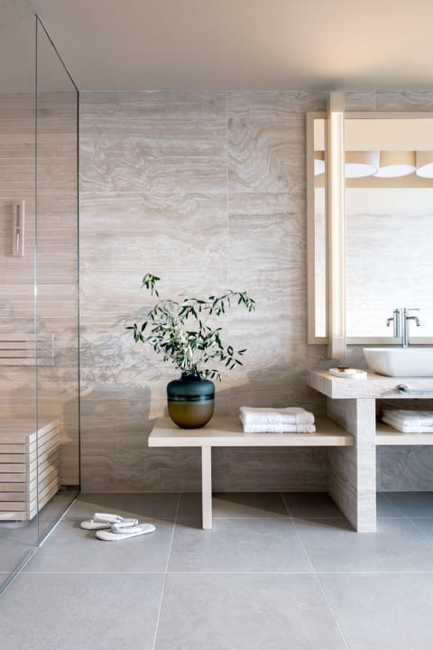 Luxury Suite, Lake View | Bathroom | Separate tub and shower, free toiletries, hair dryer, bathrobes