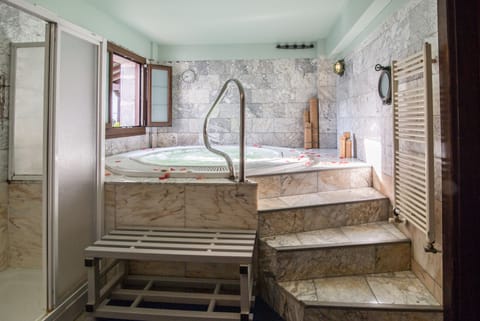 Jetted tub