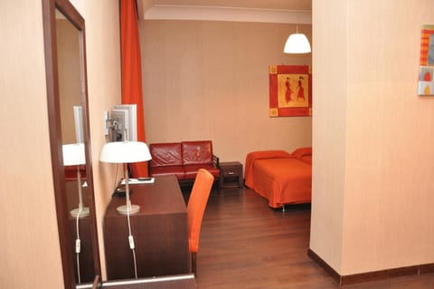 Minibar, desk, iron/ironing board, free cribs/infant beds