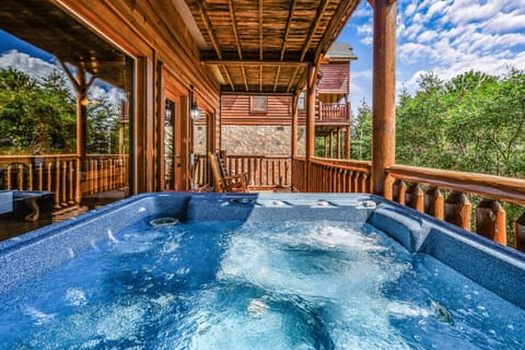 Cabin, 3 Bedrooms | Outdoor spa tub