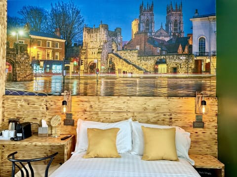 Double Room, Ensuite | Iron/ironing board, free WiFi