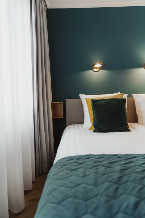 Triple Room, Ensuite | Iron/ironing board, free WiFi, bed sheets