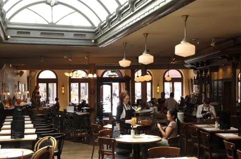 Breakfast, lunch, dinner served; alfresco dining