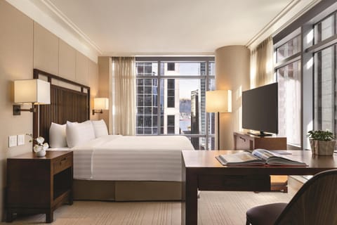 1 King Bed Junior Suite, Balcony | Premium bedding, minibar, in-room safe, desk