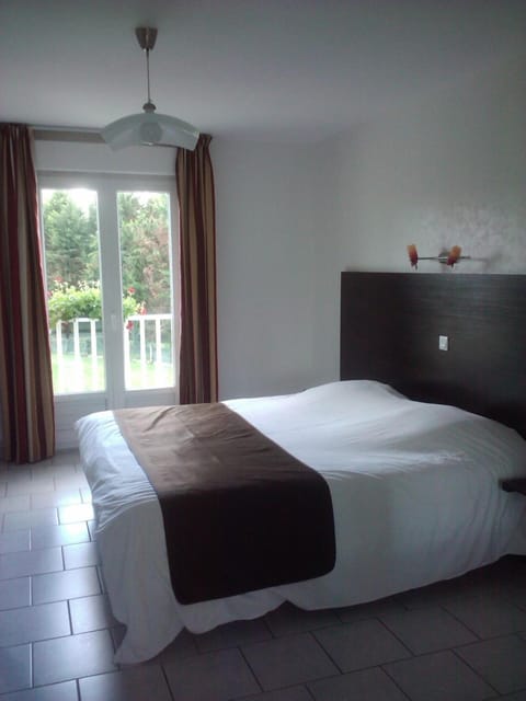 Individually decorated, individually furnished, desk, soundproofing