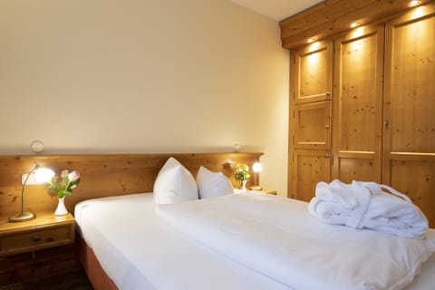 Standard Single Room | Premium bedding, desk, blackout drapes, iron/ironing board