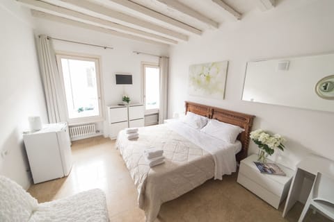 Superior Double Room | Soundproofing, iron/ironing board, free cribs/infant beds, free WiFi