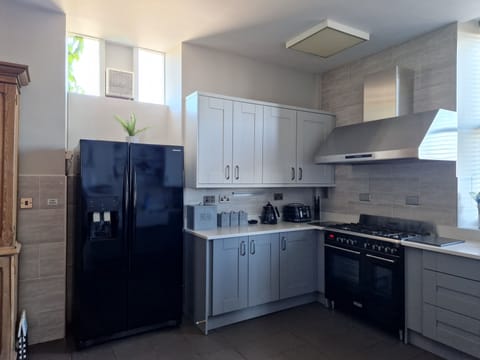 Exclusive House, 4 Bedrooms, Non Smoking, Sea View | Private kitchen | Full-size fridge, microwave, oven, toaster