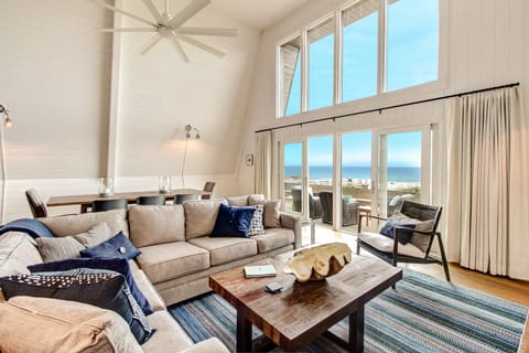 House, 3 Bedrooms | Living area | TV, DVD player
