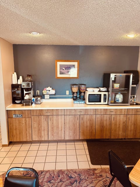 Free daily continental breakfast