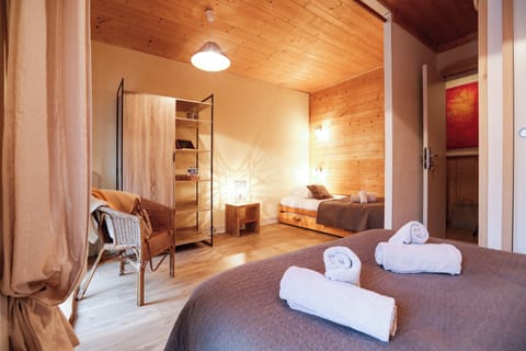 Comfort Triple Room | Desk, free WiFi