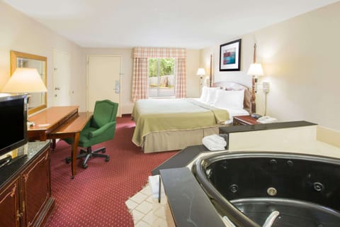 In-room safe, desk, iron/ironing board, free WiFi