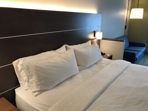 In-room safe, individually decorated, individually furnished, desk