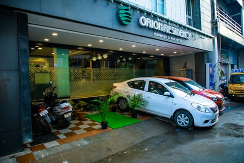Free self parking