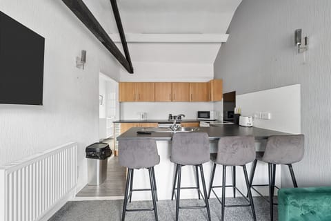 Luxury Apartment, Private Bathroom, City View | Dining