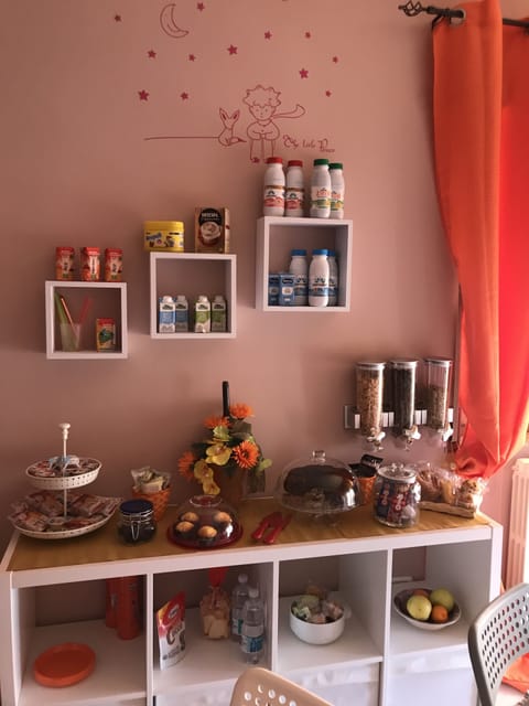 Free buffet breakfast