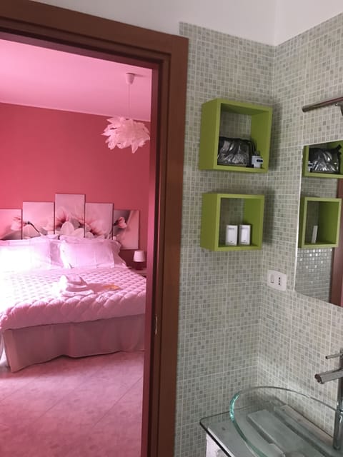 Family Quadruple Room | Premium bedding, desk, iron/ironing board, free cribs/infant beds